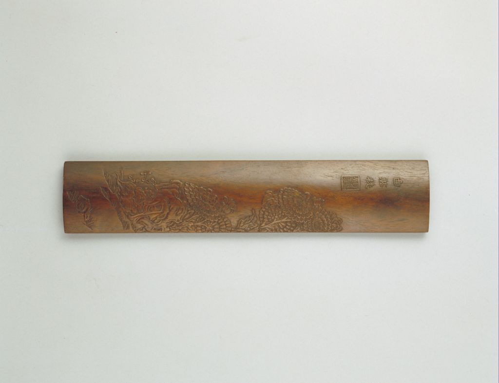 图片[1]-Red sandalwood carved chrysanthemum arm rest-China Archive